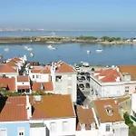 Πανσιόν Legendary Bay - Tematica Seixal (Setubal)