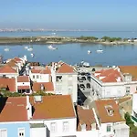 Legendary Bay Temática Casa de hóspedes Seixal (Setubal)