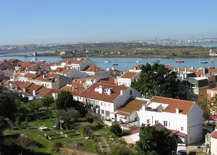 Legendary Bay - Tematica Konukevi Seixal (Setubal)